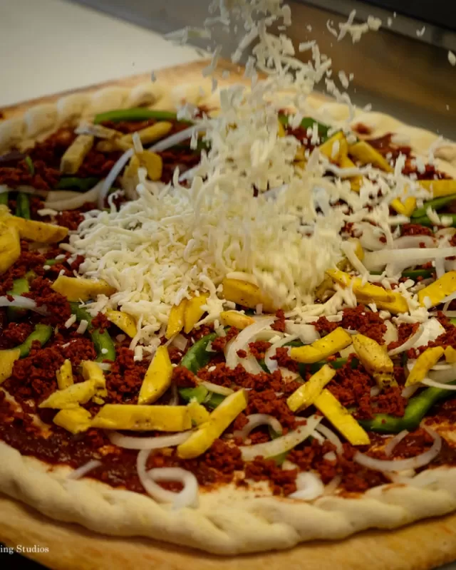 Ecuadorian Pizza, a past Frato’s specialty pizza in Schaumburg, IL