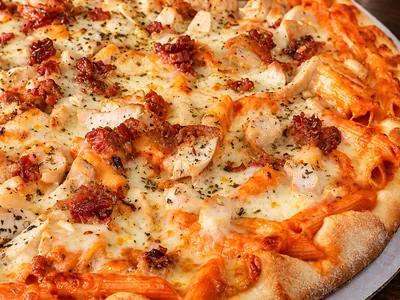 Frato’s Adult Mac & Cheese pizza