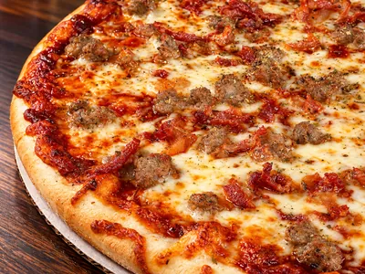 Frato’s Bacon BBQ pizza