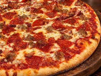 Frato’s Big & Meaty pizza