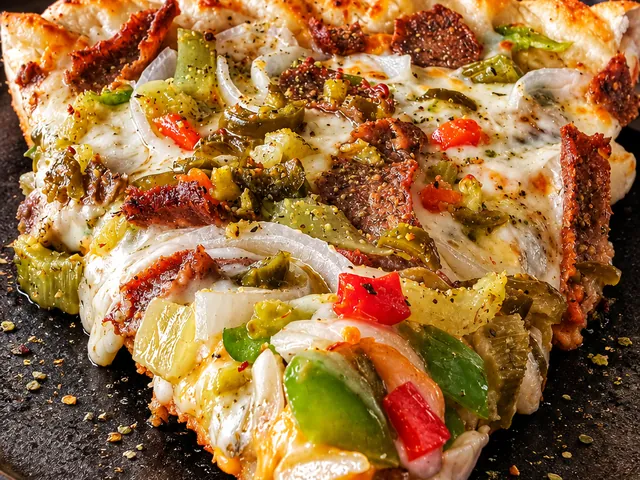 Frato’s Chicago-Style Gyro pizza